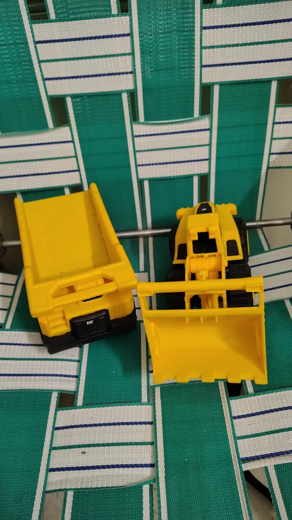 CAT Construction Toy Set image indicator(4)