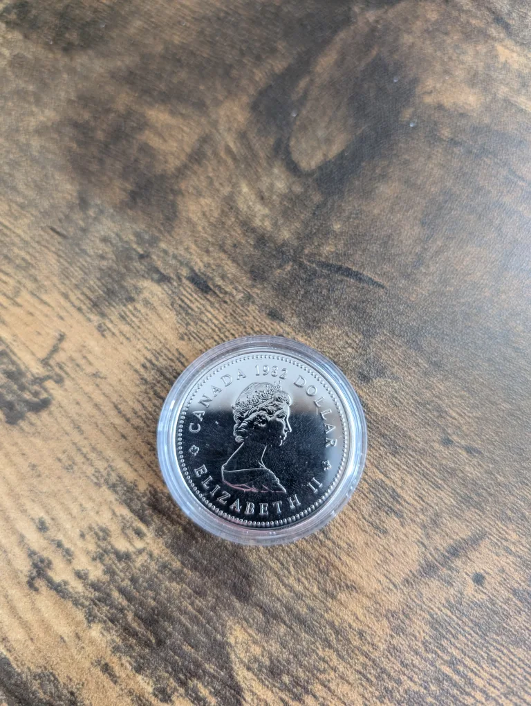 1982 Canada $1 Dollar 1867 Confederation Constitution Coin image indicator(4)