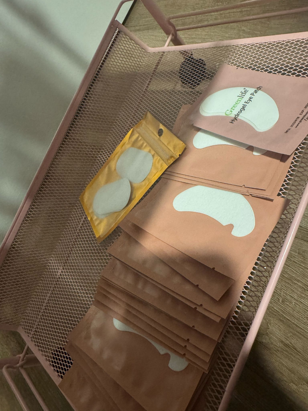 Eyelash Extension Kit & Pink Rolling Cart - photo 2