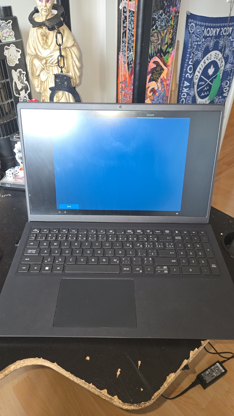 DELL laptop with touchscreen