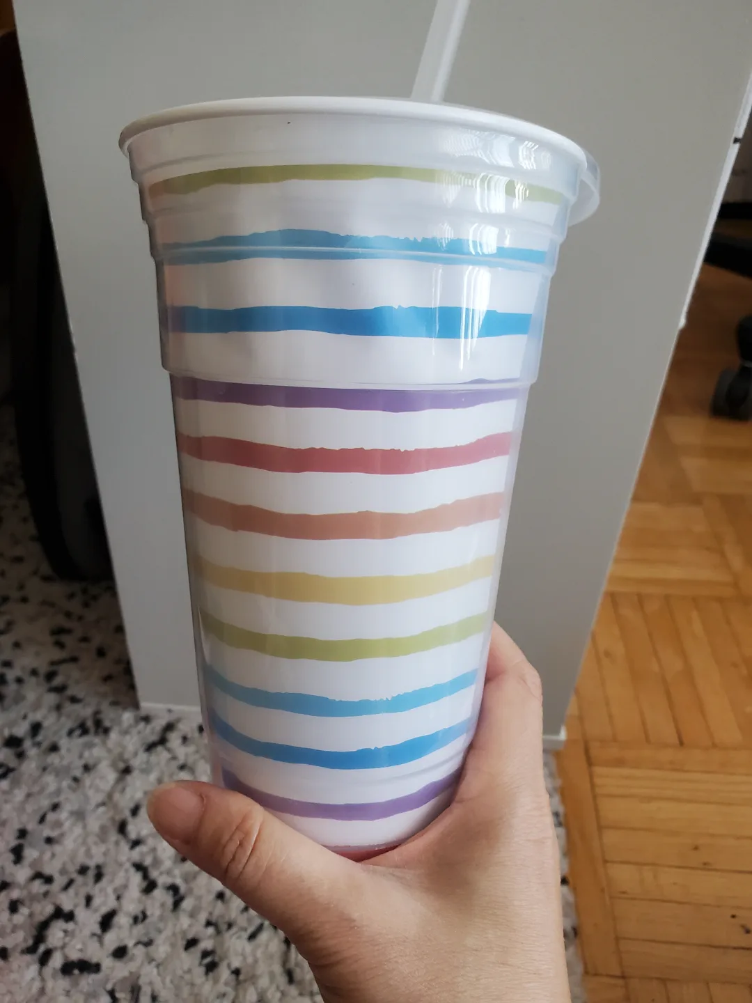 💚🌱Reusable Striped Tumbler with Lid and Straw image indicator(2)