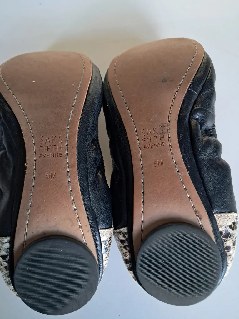 💚Saks Fifth Avenue Women's Leather and Snakeskin Flats, Size 5M image indicator(3)