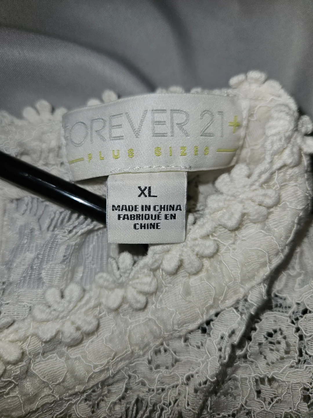 Forever 21 White Lace Top 💚 image indicator(3)