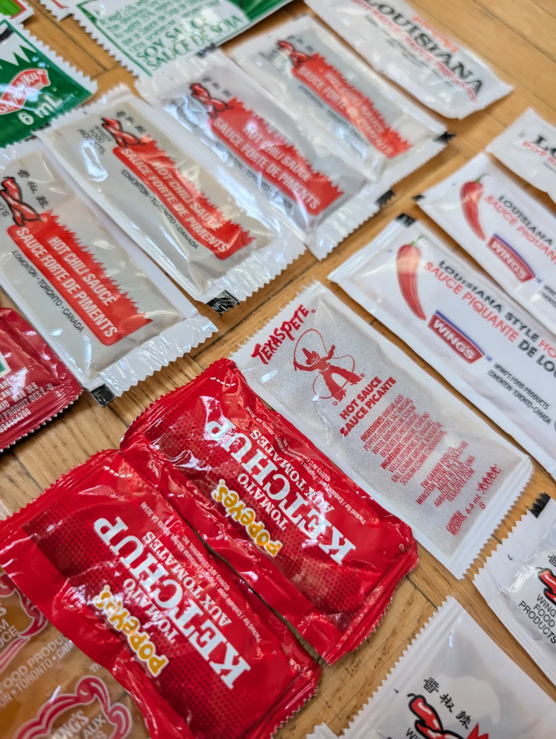 Bulk Lot of Various Sauce Packets! 💚 image indicator(4)