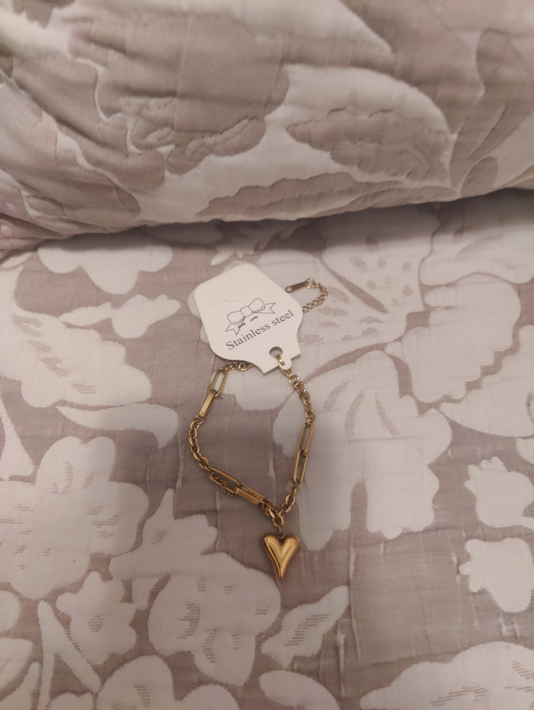 Gold Heart Charm Bracelet