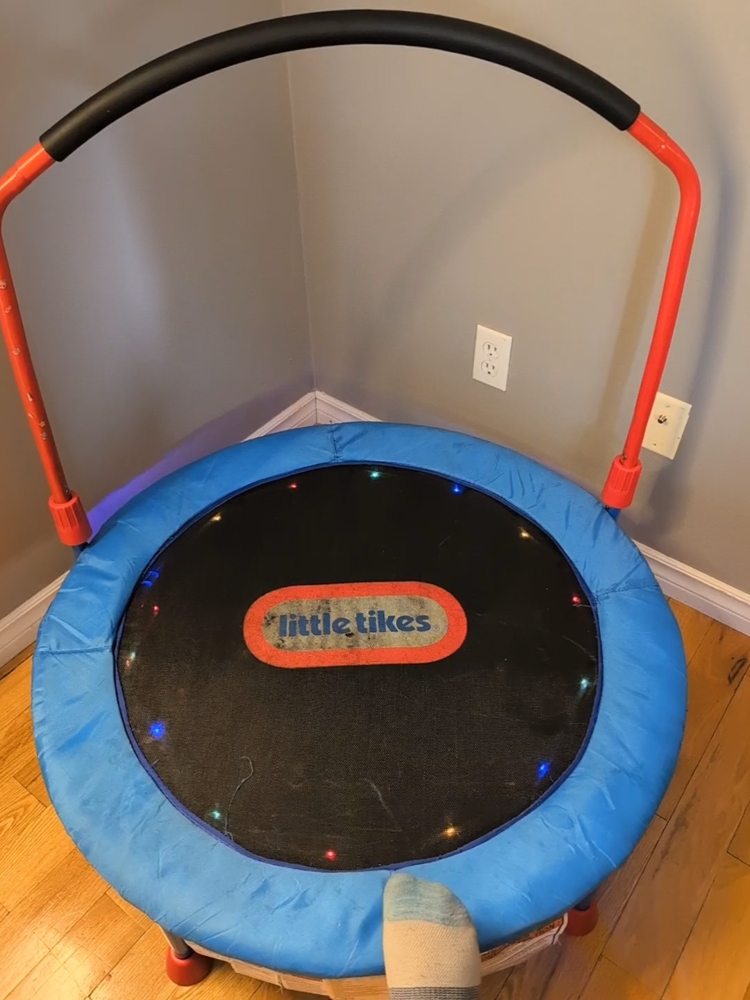 Little Tikes Jump and Light Up Trampoline - photo 3