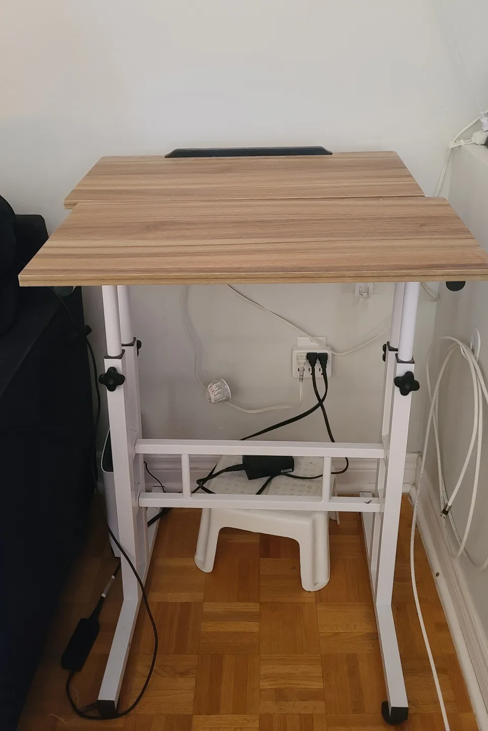 Adjustable Height Standing Desk image indicator(2)