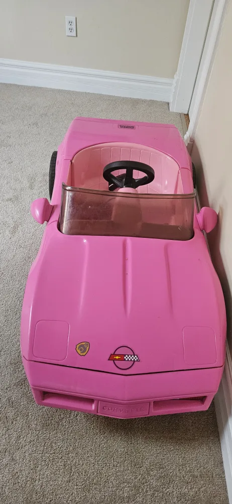 Vintage Pink Chevrolet Corvette Ride-On Car image indicator(2)