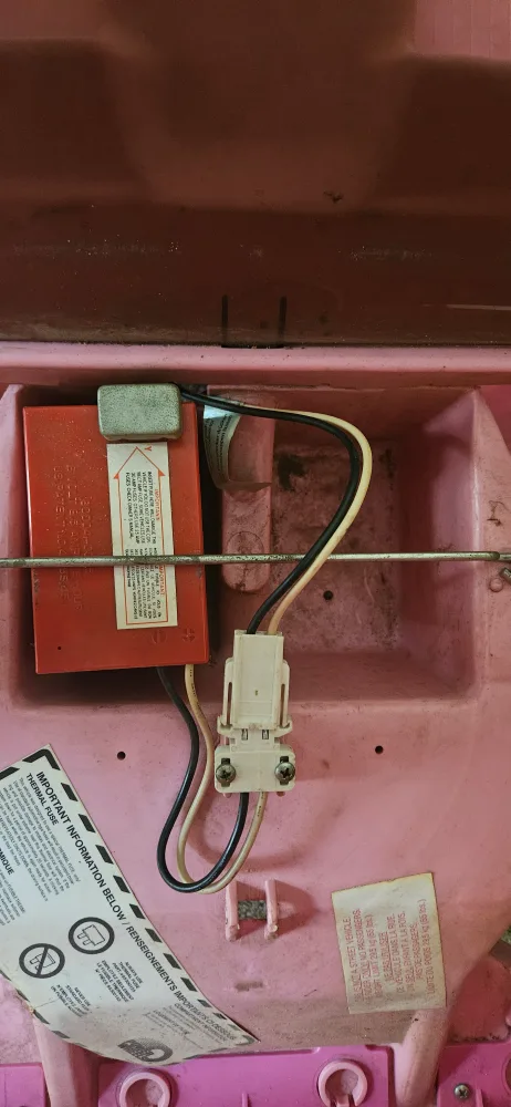 Vintage Pink Chevrolet Corvette Ride-On Car image indicator(3)