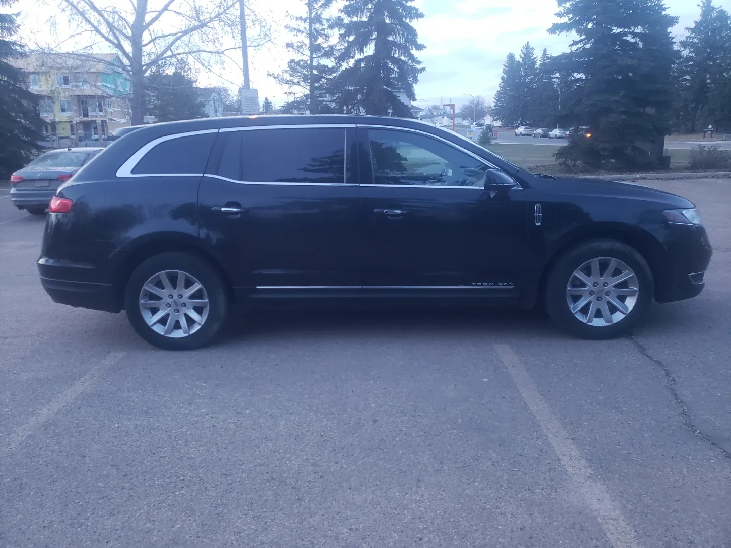 2013 Lincoln MKT image indicator(6)