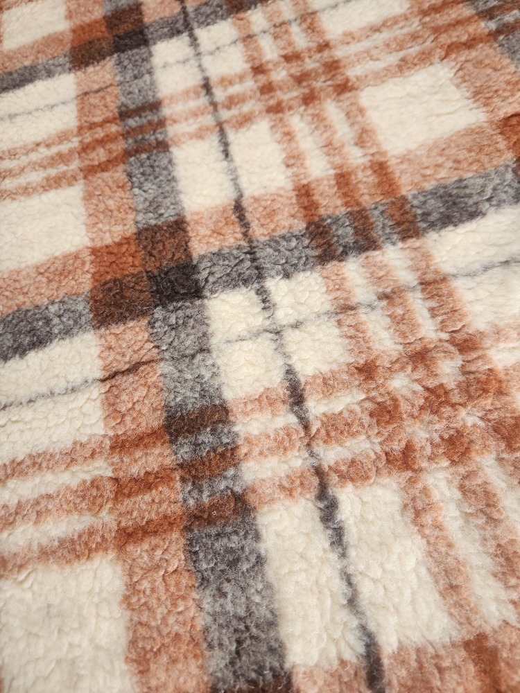 New Queen size  Blanket ( made in Germany) - photo 2
