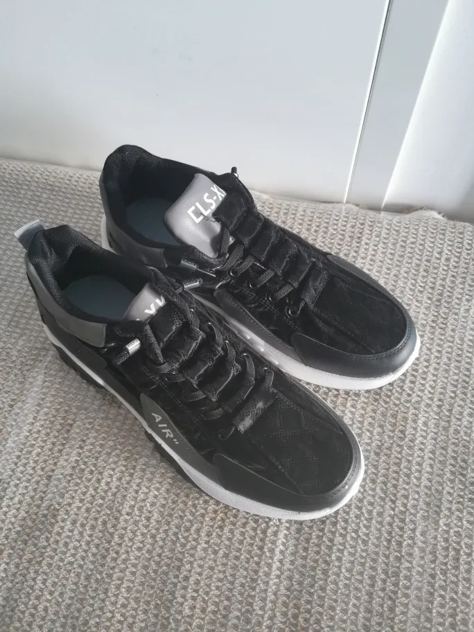 Brand New Men's Sneakers - Size 10 thumbnail