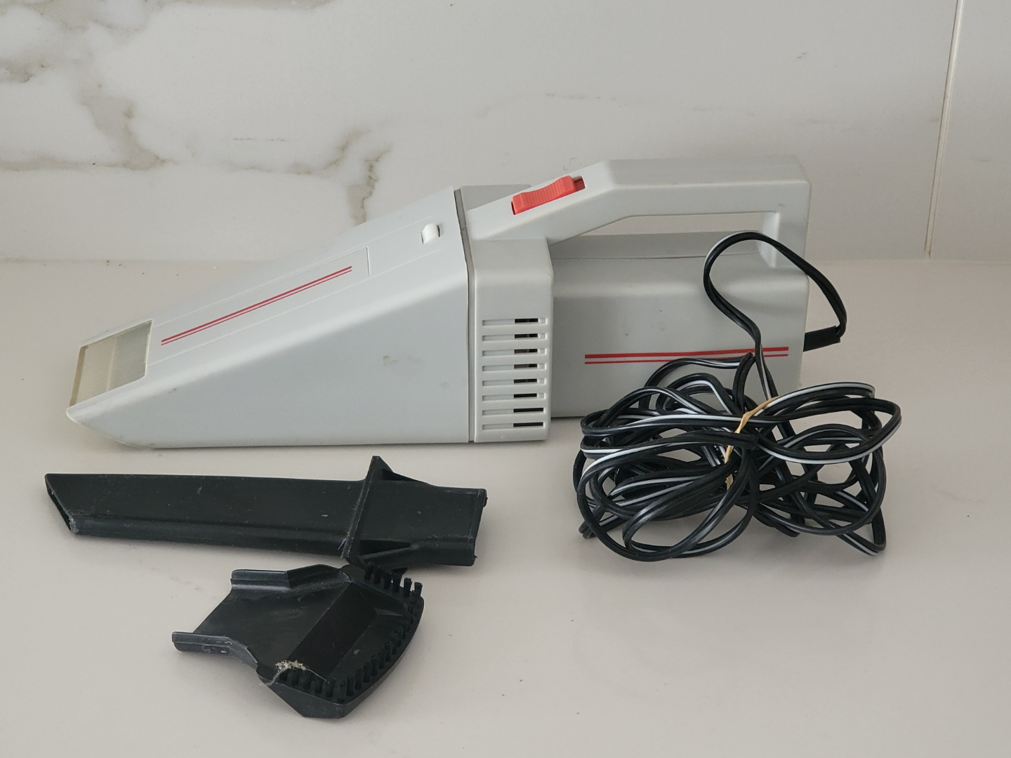 Vintage Auto Vacuum Cleaner with Built-in Light - photo 3