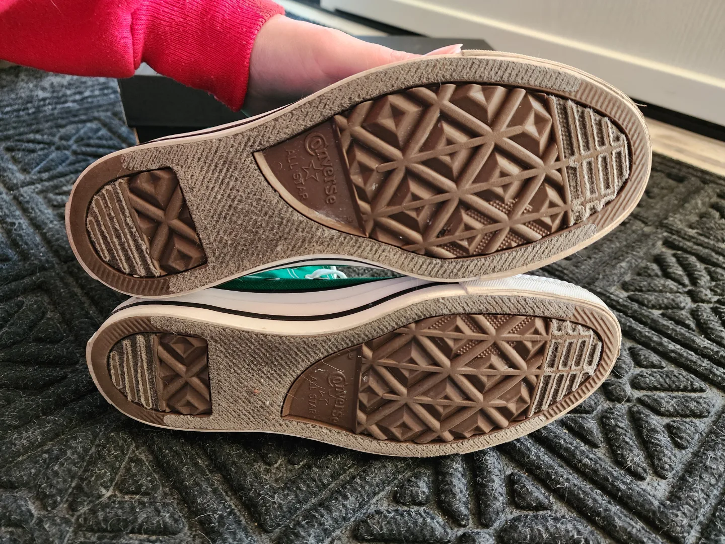 Amazon Green Converse image indicator(4)