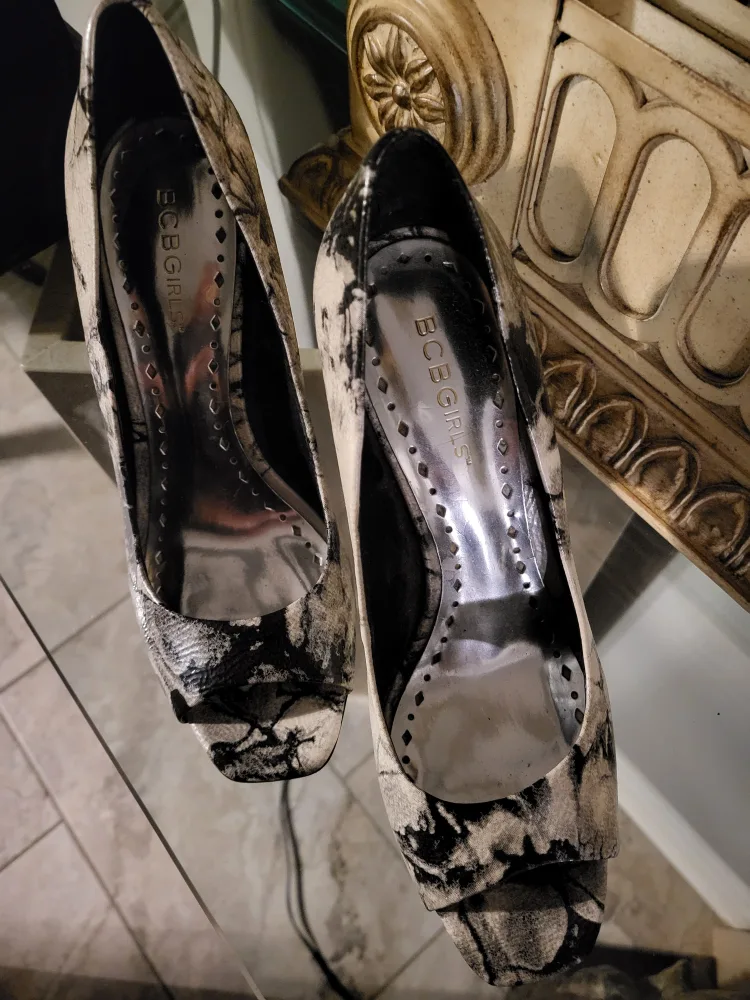 BCBG.  Peep Toe Heels image indicator(2)