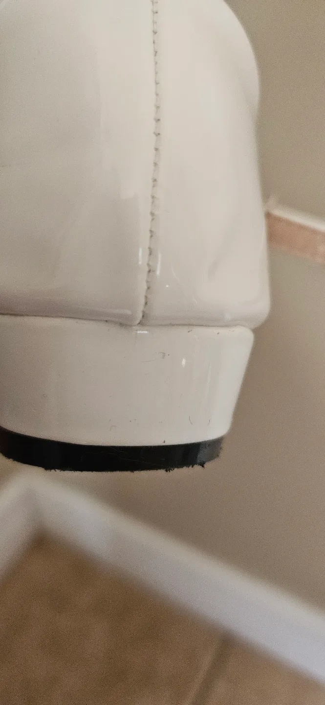 Girls' White Patent Leather T-Strap Shoes - Size 3 image indicator(3)