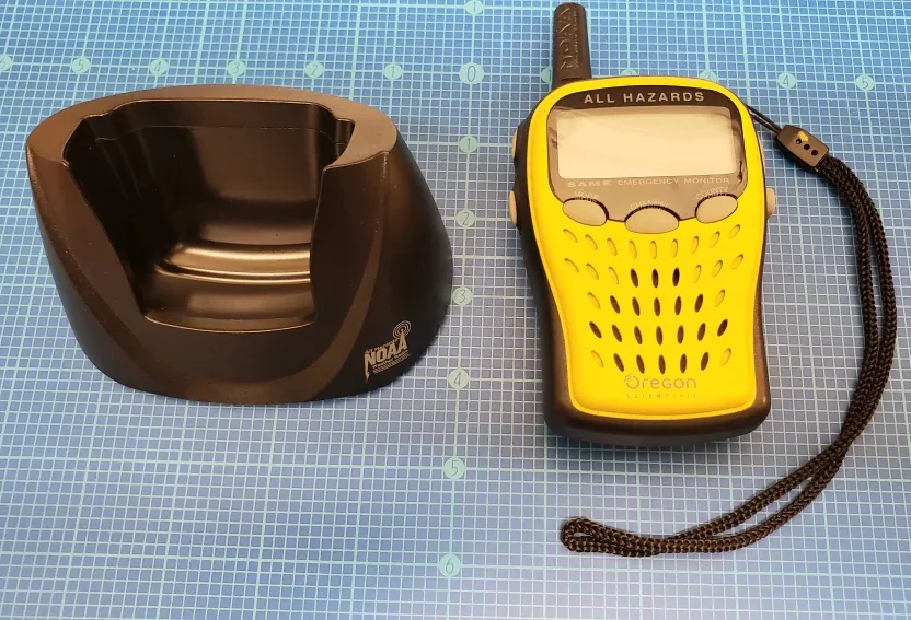 Oregon Scientific NOAA Weather Radio with Docking Stand image indicator(2)