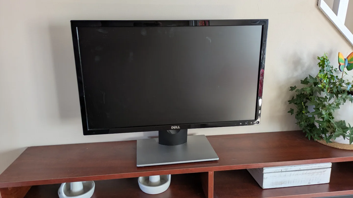 Dell 24" Monitor - Excellent Condition thumbnail
