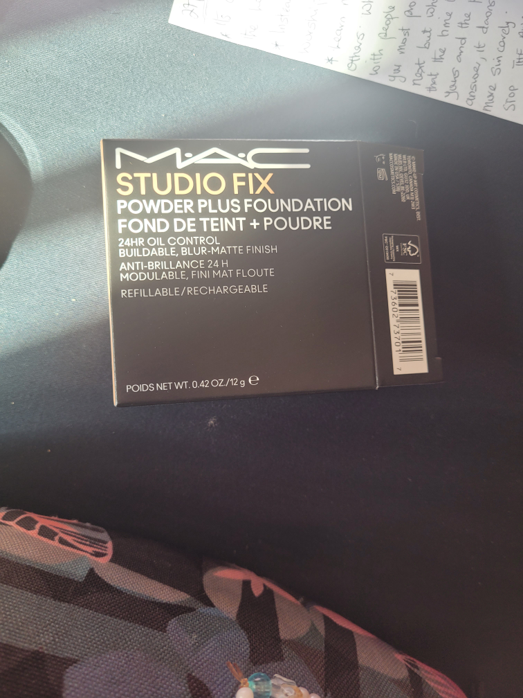 MAC Studio Fix Powder Plus Foundation Shade NC44 - photo 2