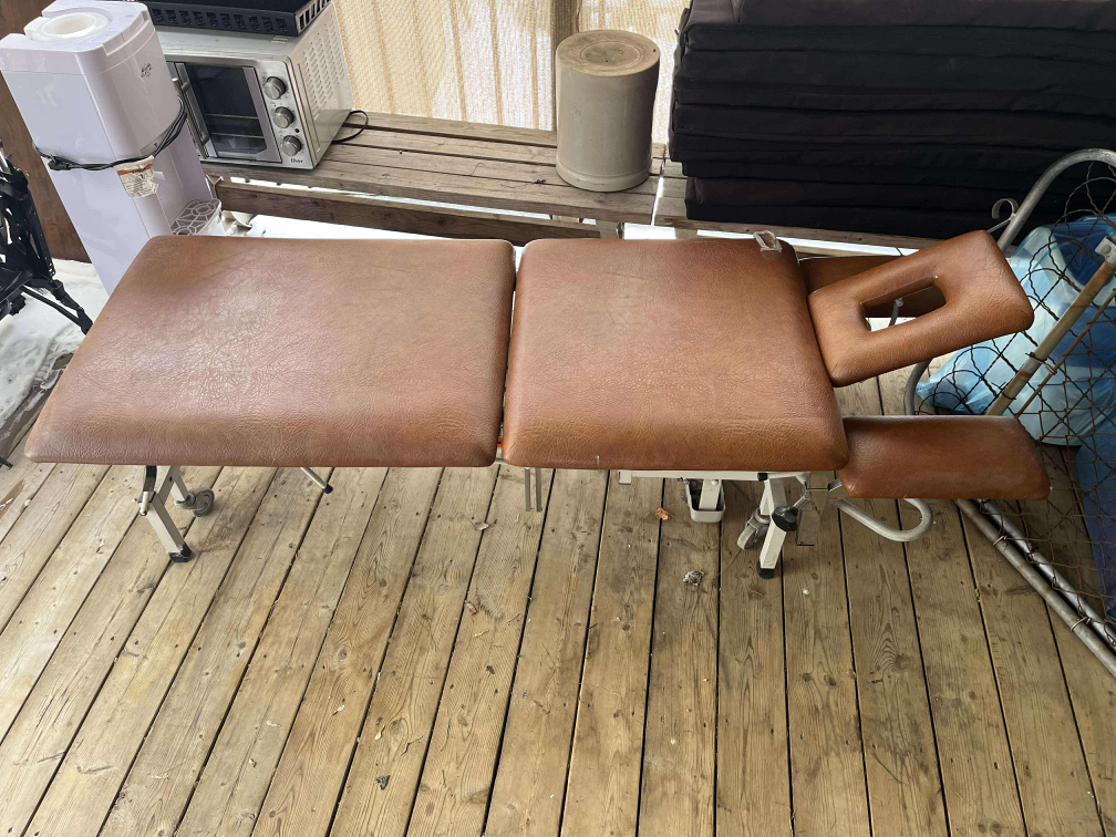 Massage/Treatment Lift Table, Manual Hydraulic - photo 2