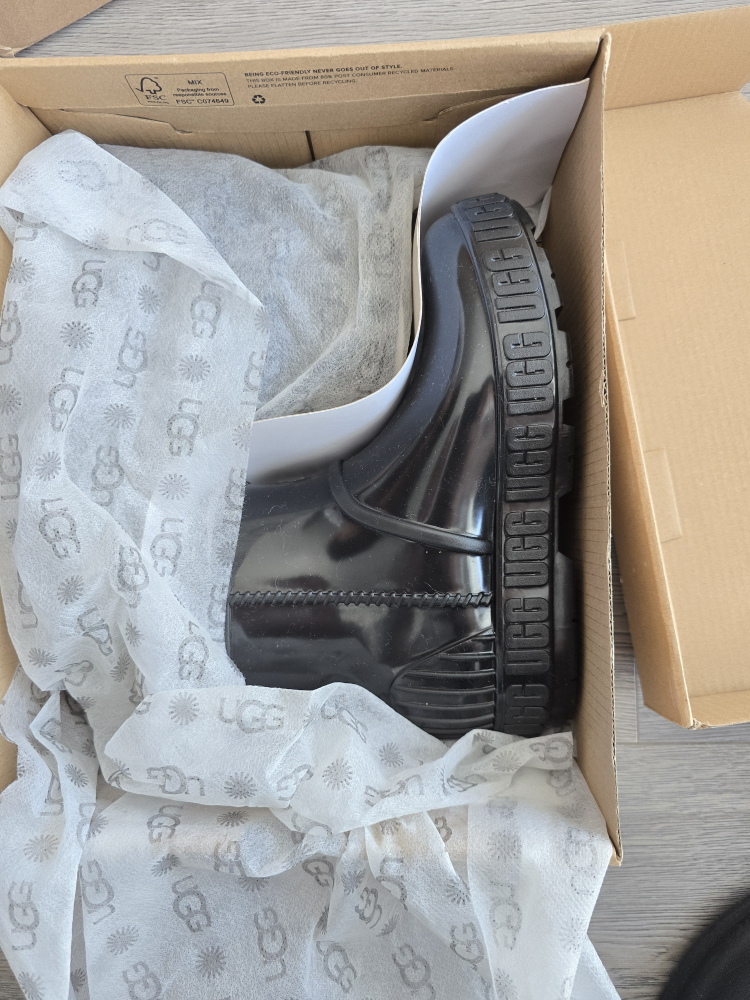 UGG Kids Black Rain Boots, size 13