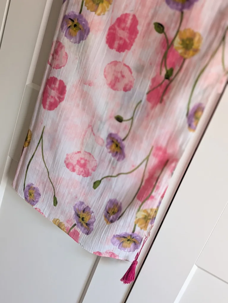 Brand New 100% cotyon handmade Print Scarf with Tassels image indicator(4)