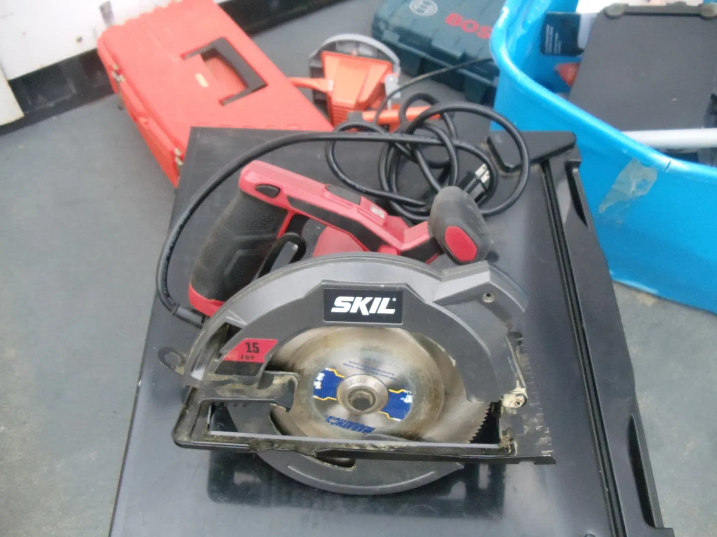 SKIL 15 Amp 7-1/4 inch Circular Saw thumbnail
