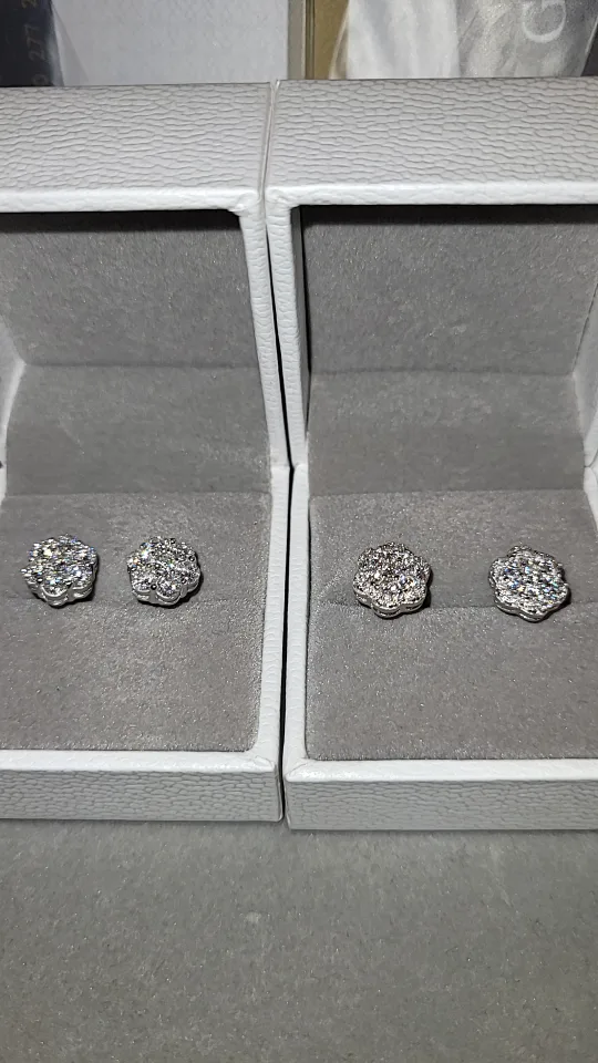 honeycomb/Flower Stud Earrings image indicator(2)