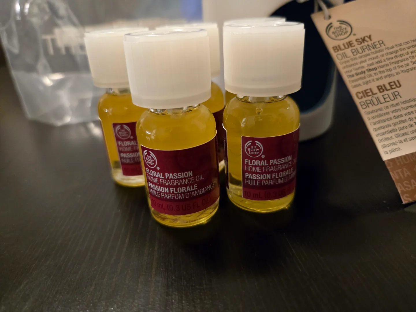 The Body Shop Blue Sky Oil Burner with Floral Passion Oils image indicator(2)