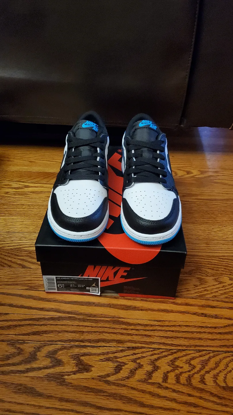Jordan 1 Low Powder Blue image indicator(2)