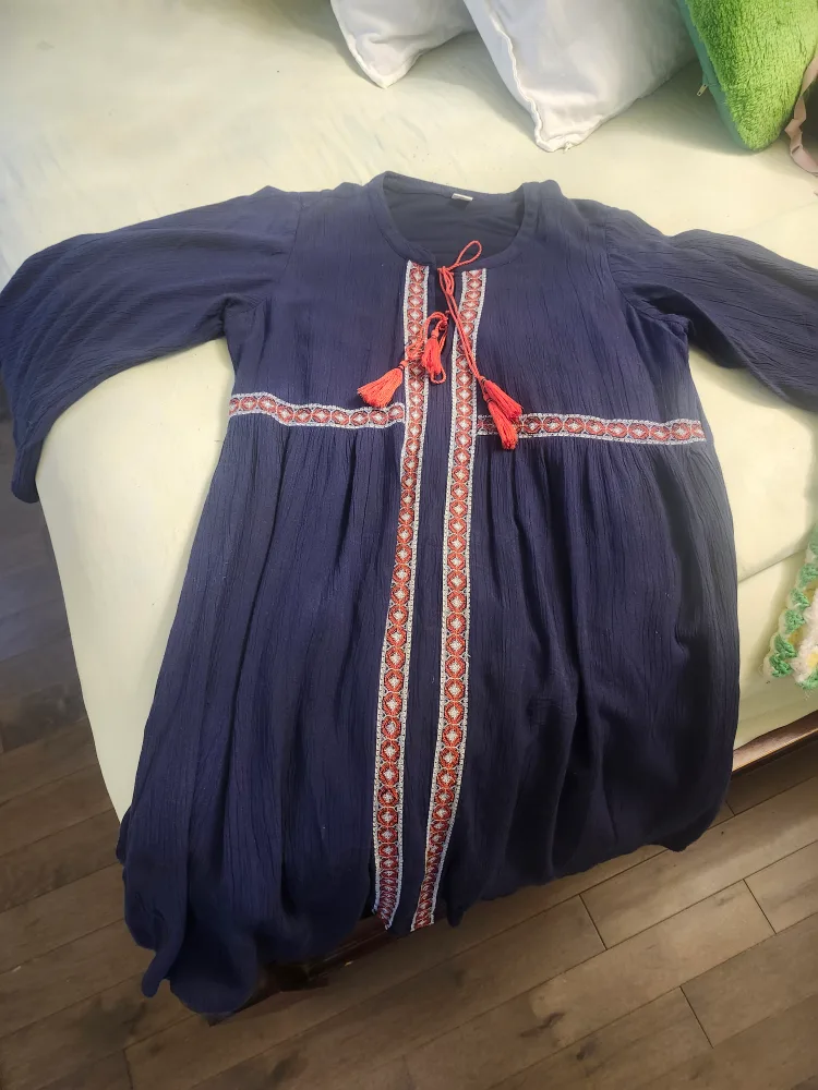 Old Navy embroidered navy blue dress, size small image indicator(4)