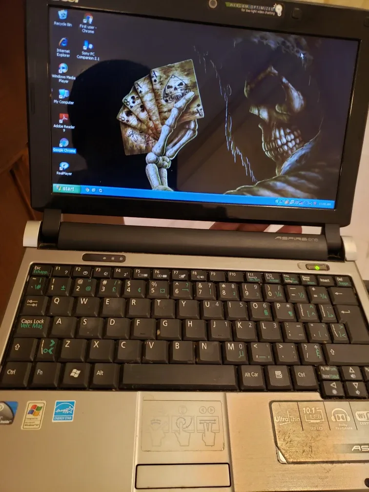 Acer Aspire One Netbook - Windows XP thumbnail