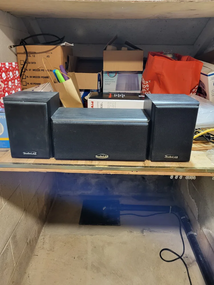 Studiolab 2.1 Speaker System thumbnail