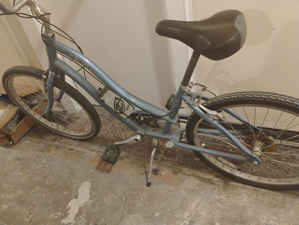 Used Giant Cypress Women's Hybrid Bike
