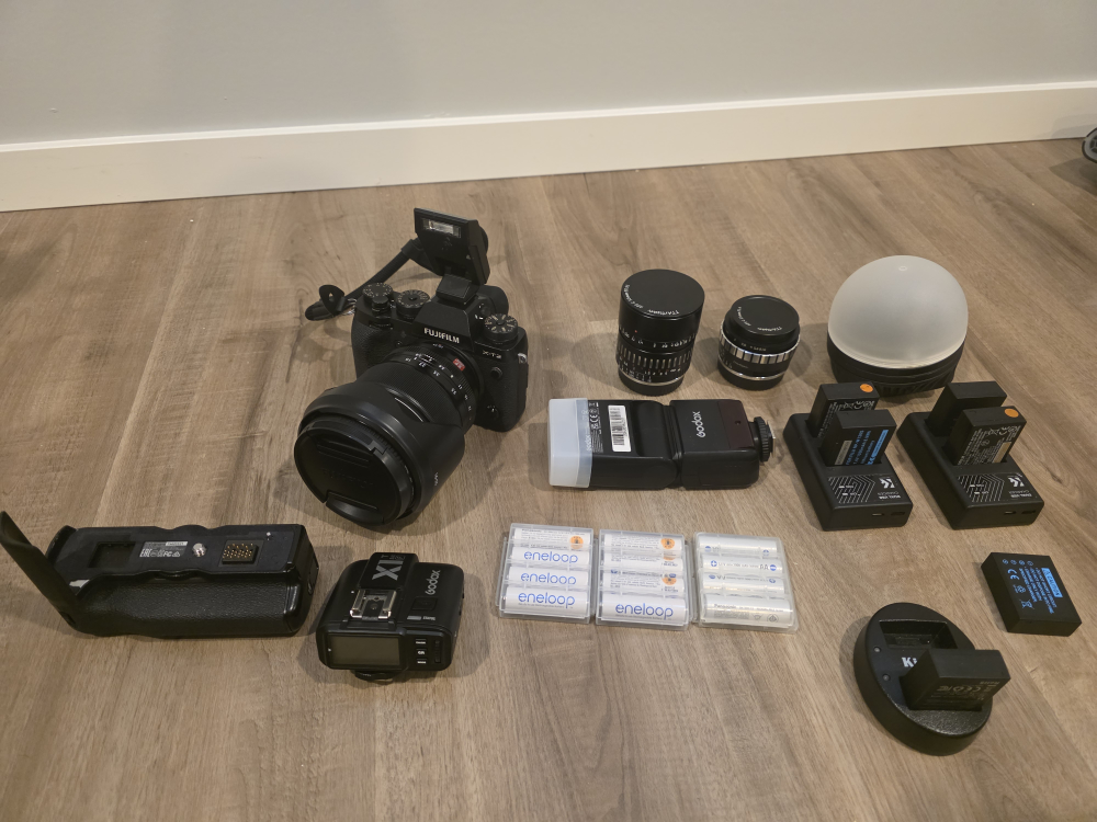 Fuji X-T2 + Pro Lens Kit – MINT