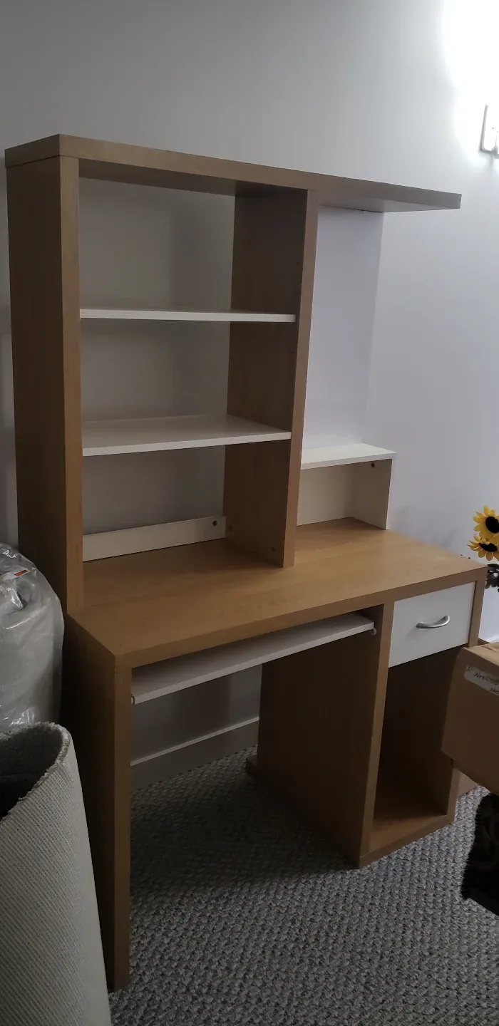 Computer Desk with Hutch