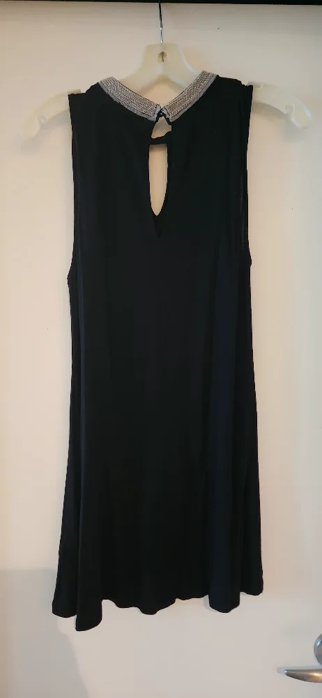 Sleeveless Tunic Top with Beaded Detail image indicator(6)