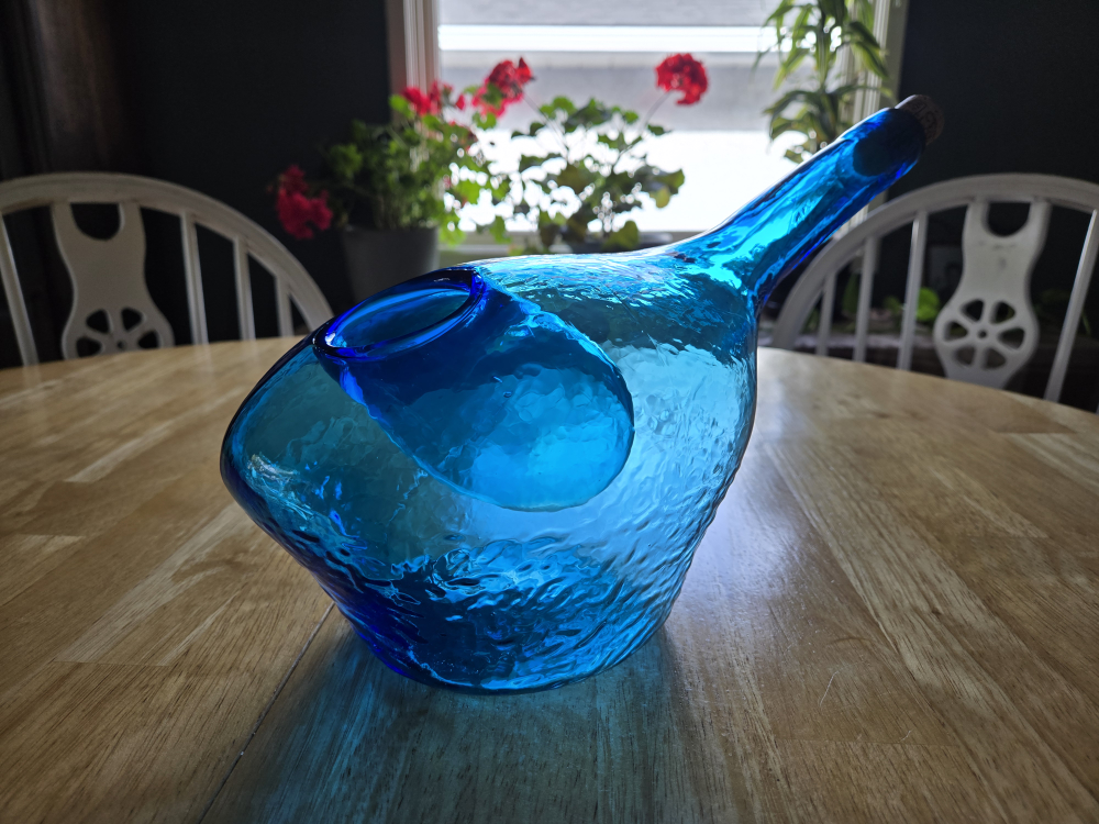 Side Setting Wine Decanter With Ice Chamber