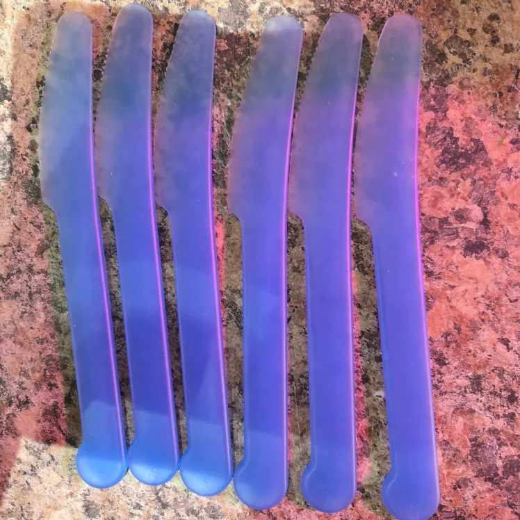 Six Blue Plastic Knives From IKEA image indicator(2)