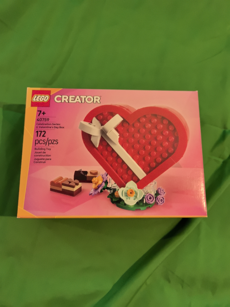 LEGO Creator 40759 Valentine's Day Heart Box - New in Box