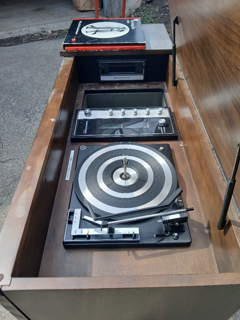 Vintage Electrohome Console Stereo with 8-Track Player image indicator(2)