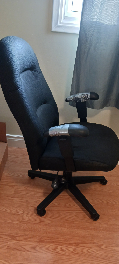 Black Office Chair with Armrests - photo 2