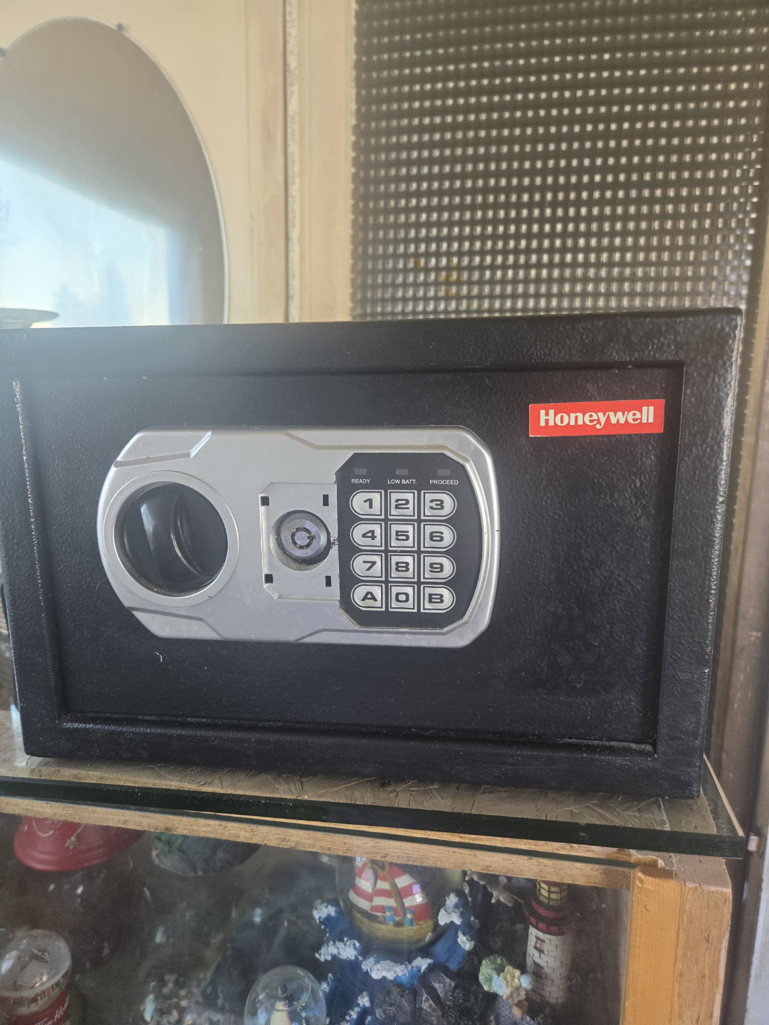 Honeywell Small Electronic Safe - photo 2