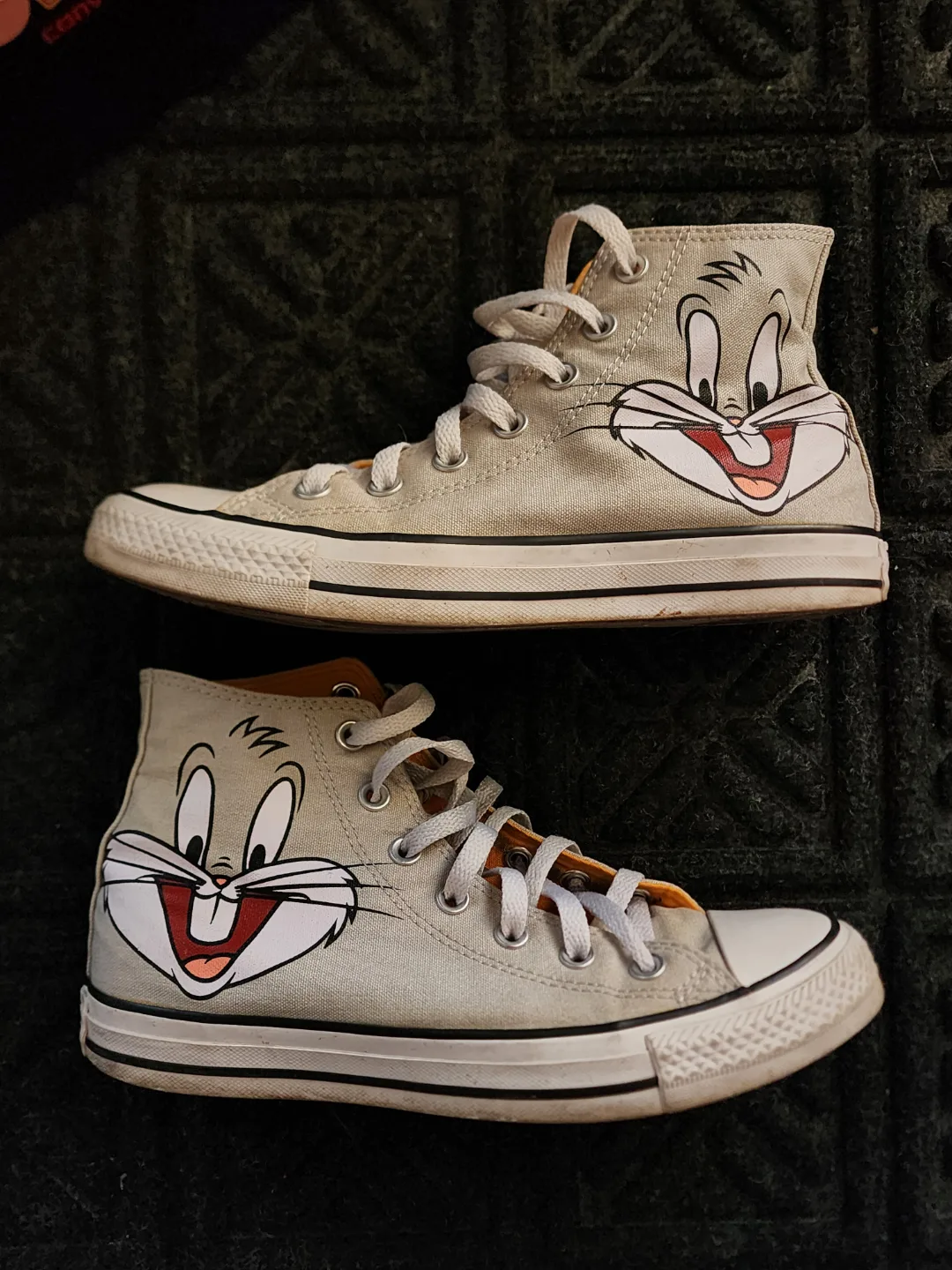 Bugs Bunny Limited Edition Converse image indicator(2)