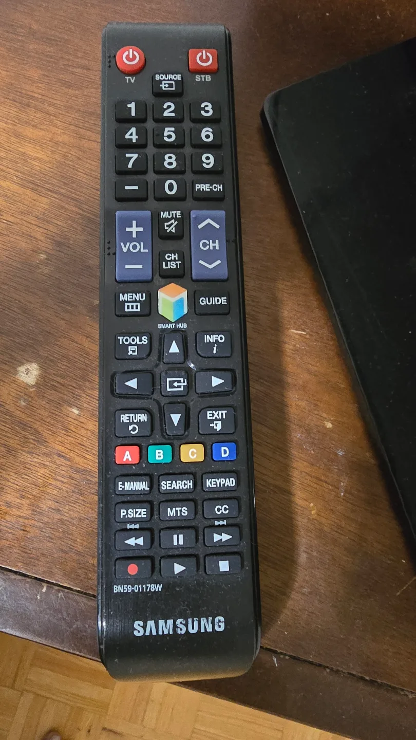 Samsung UN24H4003 24-inch LED Smart TV with Remote image indicator(2)