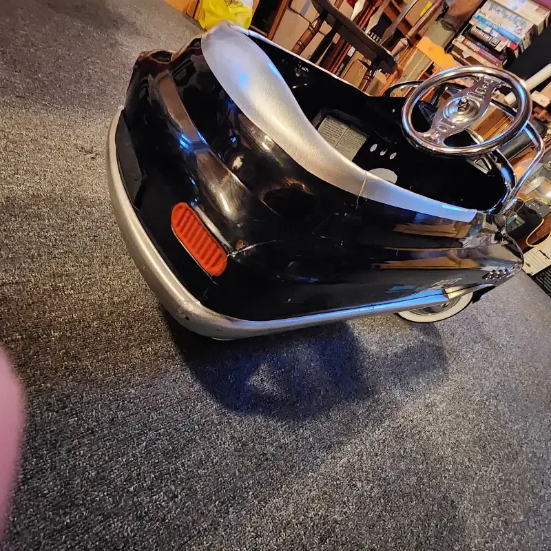 Vintage style  Black Police Chief Pedal Car image indicator(4)