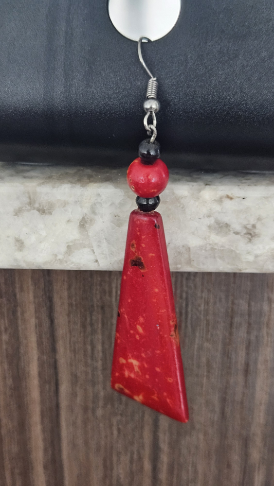 Red and Black Beaded Dangle Earrings - photo 5