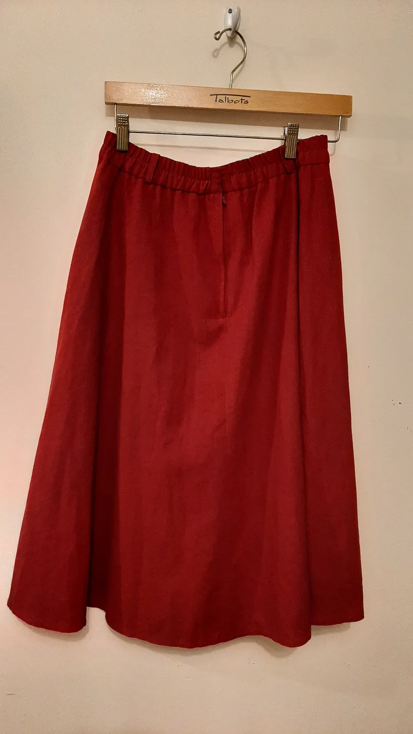 Red Skirt with Pockets image indicator(4)