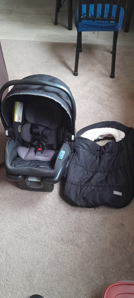 Graco SnugRide SnugLock 35 Infant Car Seat with Bundle Me - photo 5