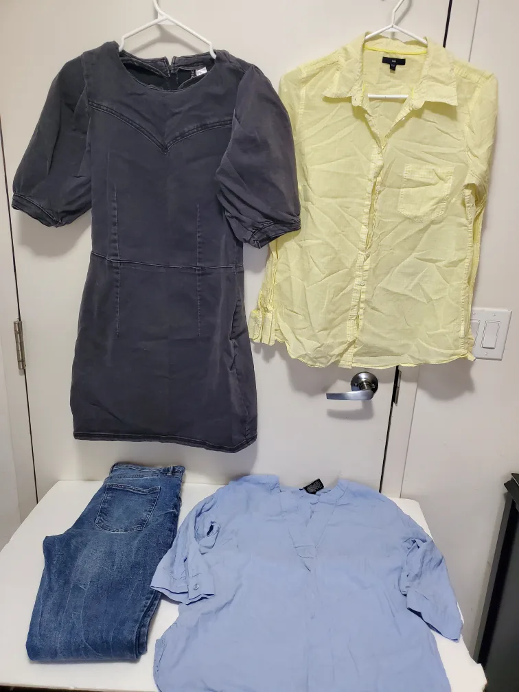 Women's Clothing Bundle:Medium- ($15 for all/26 pieces total)! image indicator(7)